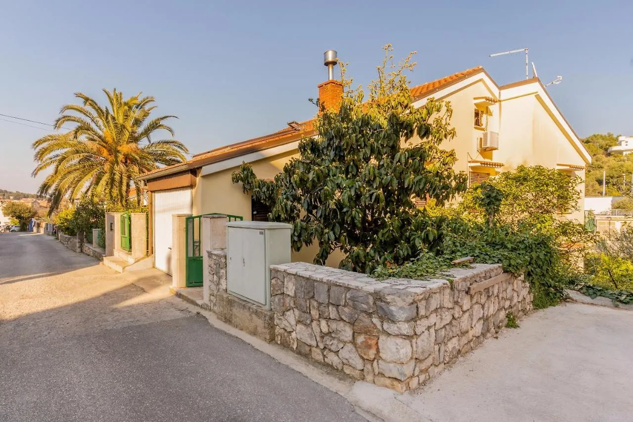 Apartments With A Parking Space Mali Lošinj